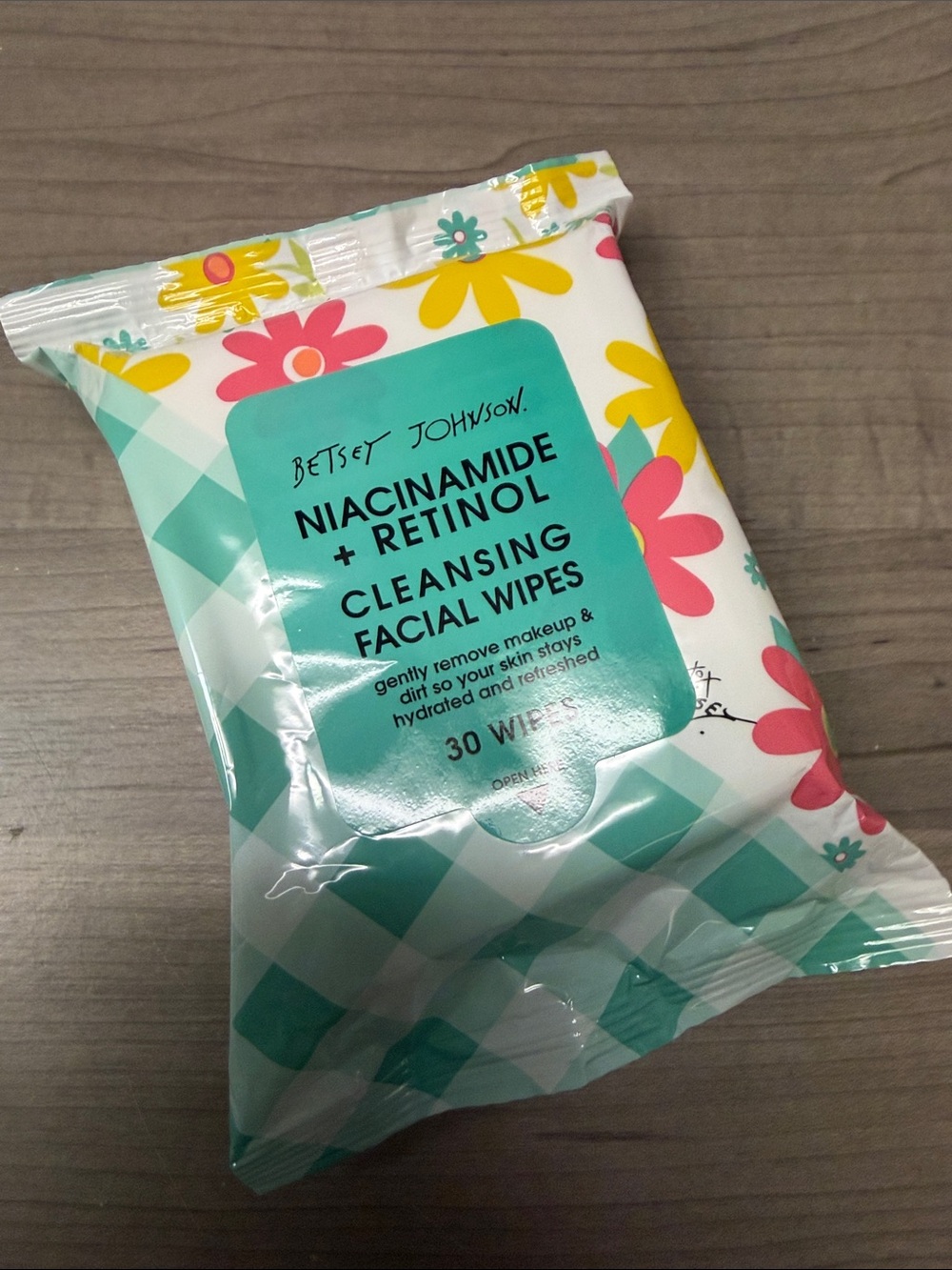 ❣️5/$25❣️Betsey Johnson Teal Floral Cleansing Facial Wipes Pack